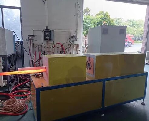 معدات تشكيل بالحث 600 كيلو واط مع نظام تبريد مائي وسرعة تسخين سريعة لمعالجة المعادن الصناعية